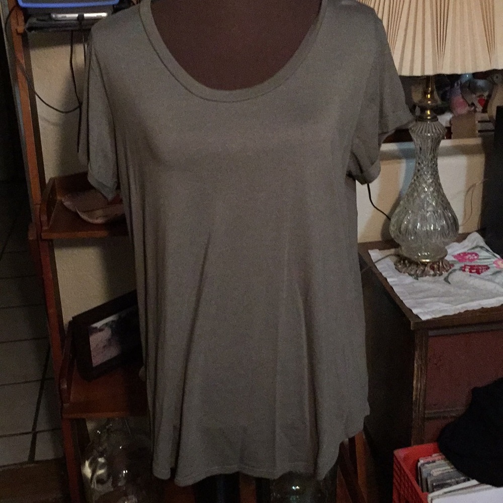 Rue 21 scoop neck, short sleeved T-shirt SZ XL